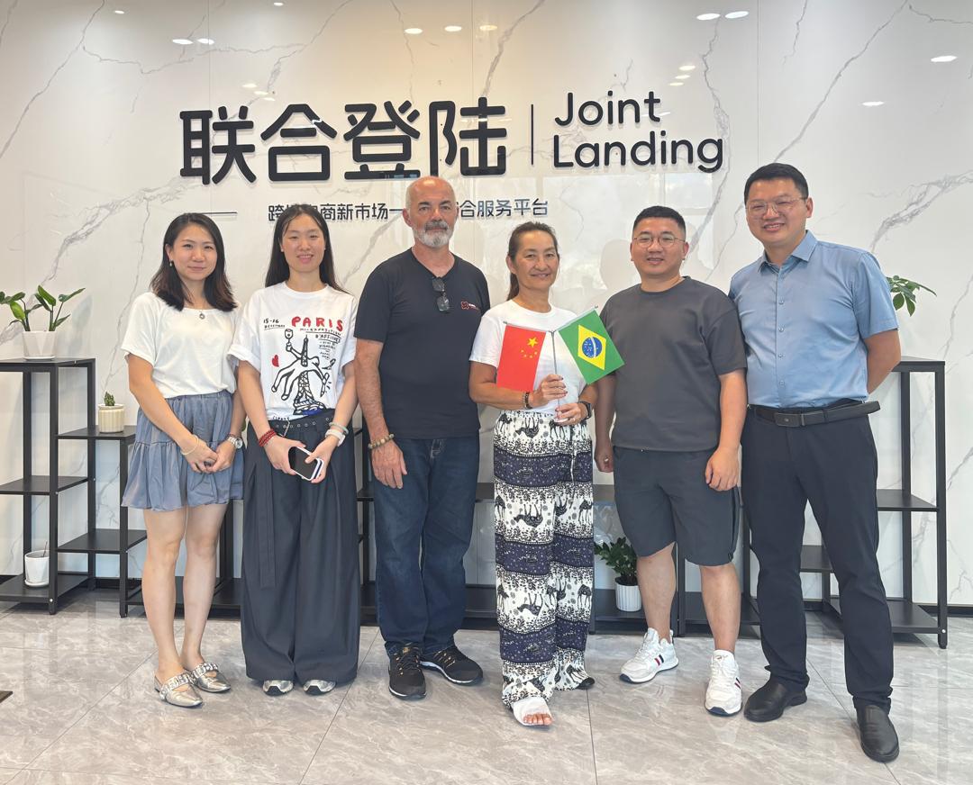Equipe da Global Compras no escritório parceiro em Hangzhou, China